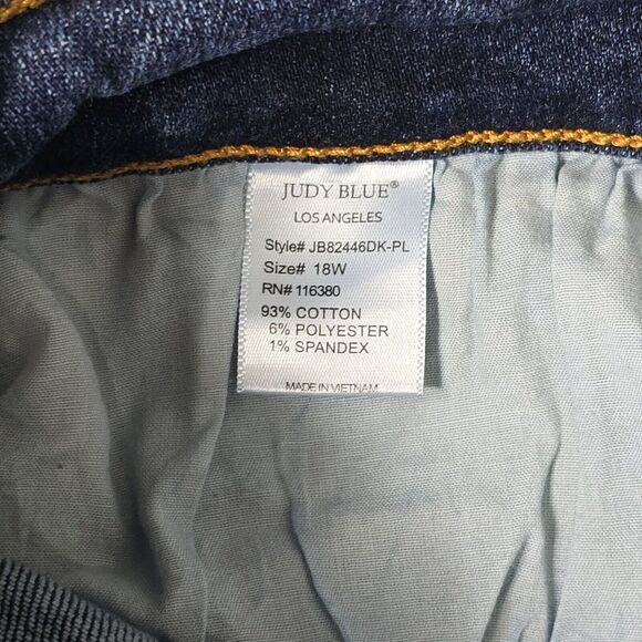 Judy Blue Women's Jeans Size 18 Blue Dark Wash Relaxed Fit Distressed Raw Hems - Picture 12 of 13